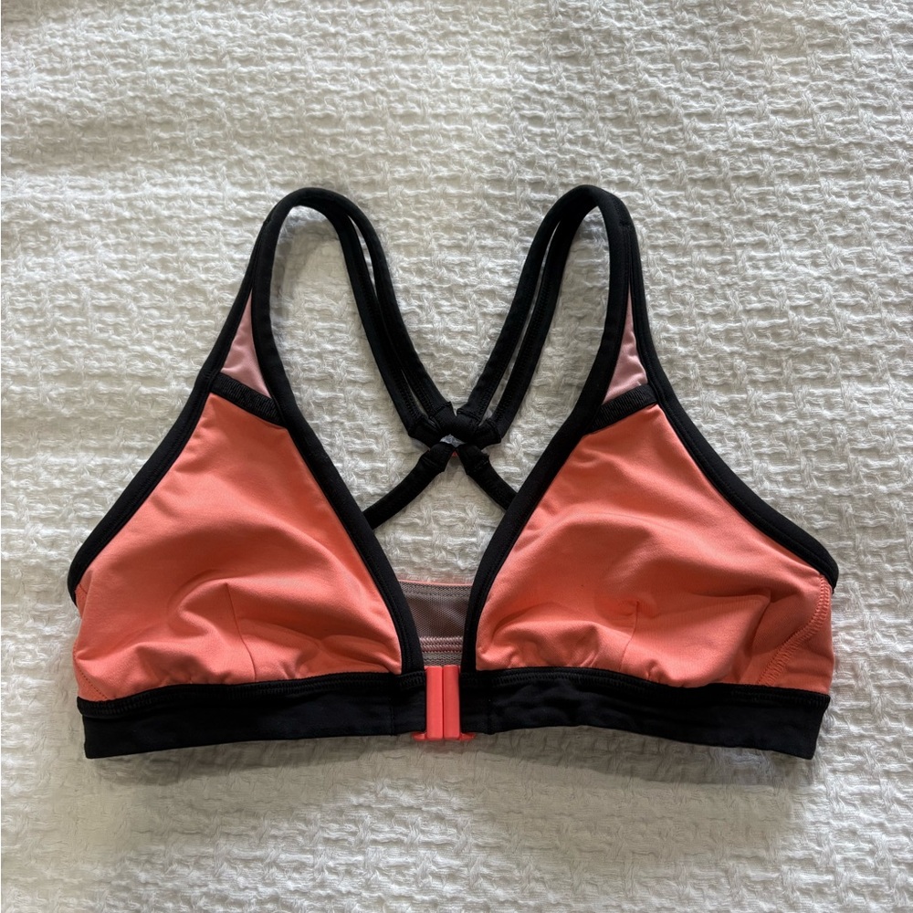 Lululemon Sports Bra ~ size 6